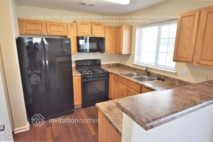 Building Photo - 8611 Meadowmont View Dr