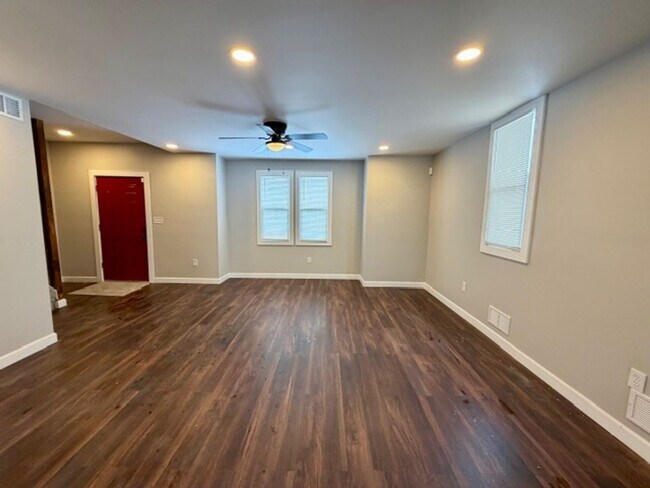 Building Photo - 3916 Bewick St
