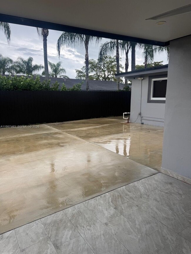 Building Photo - 7541 Miramar Pkwy