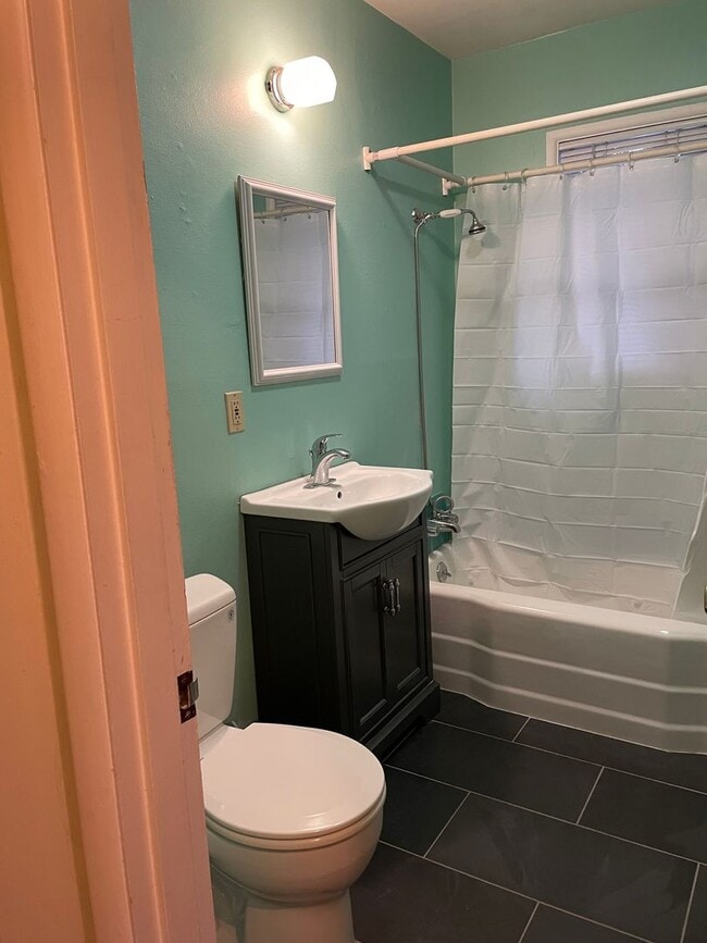 Building Photo - Bobbsey 1