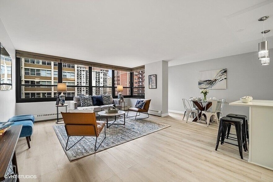 living room - 33 E Cedar St