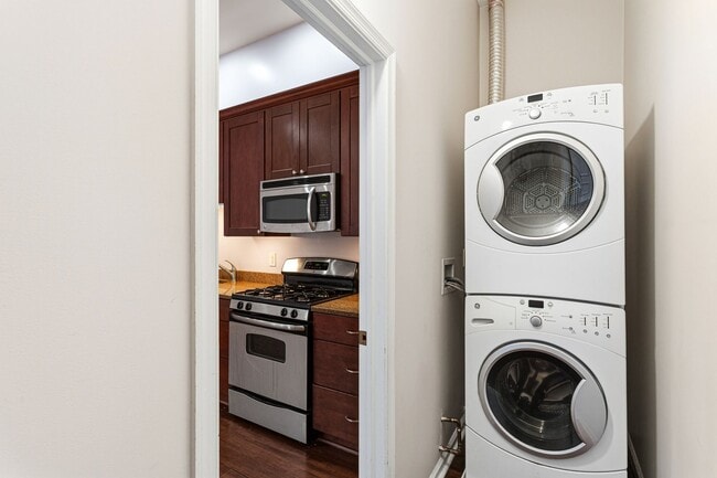 Building Photo - 2355 E York St