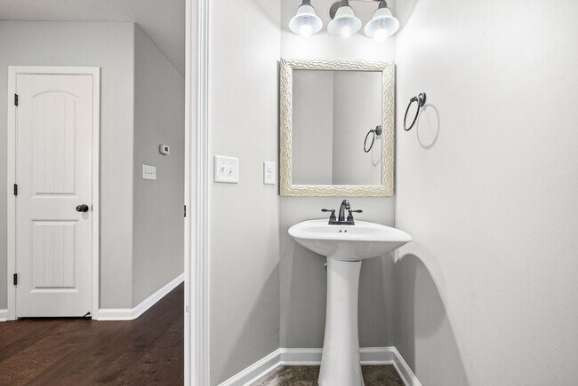 Building Photo - 739 Gaine Lynn Dr