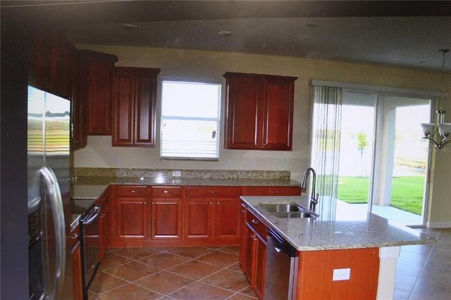 Building Photo - 19347 Paddock View Dr