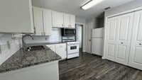 Building Photo - 205 Merritt St