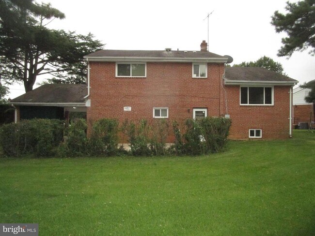 Building Photo - 5606 Devon Ct