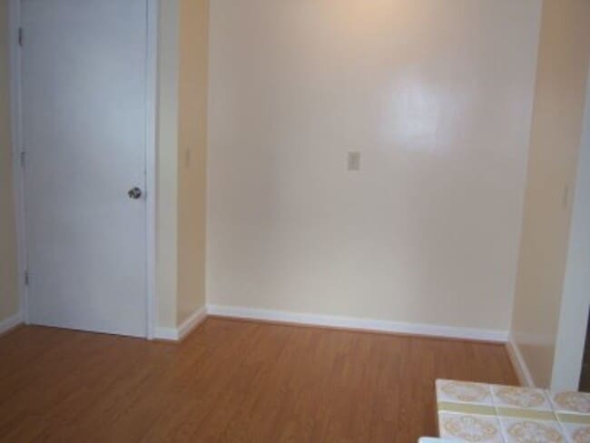 Building Photo - 424 Howard Ave