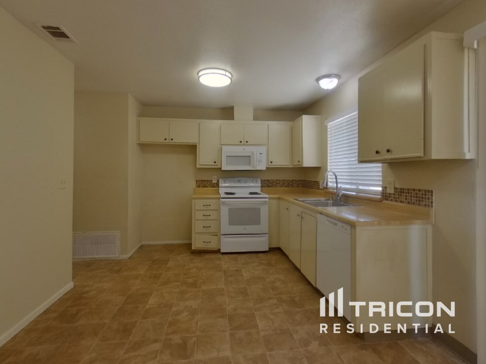 Building Photo - 831 Spoonbill Ln