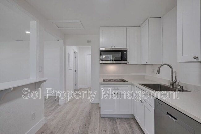 Building Photo - 822 Eaton St