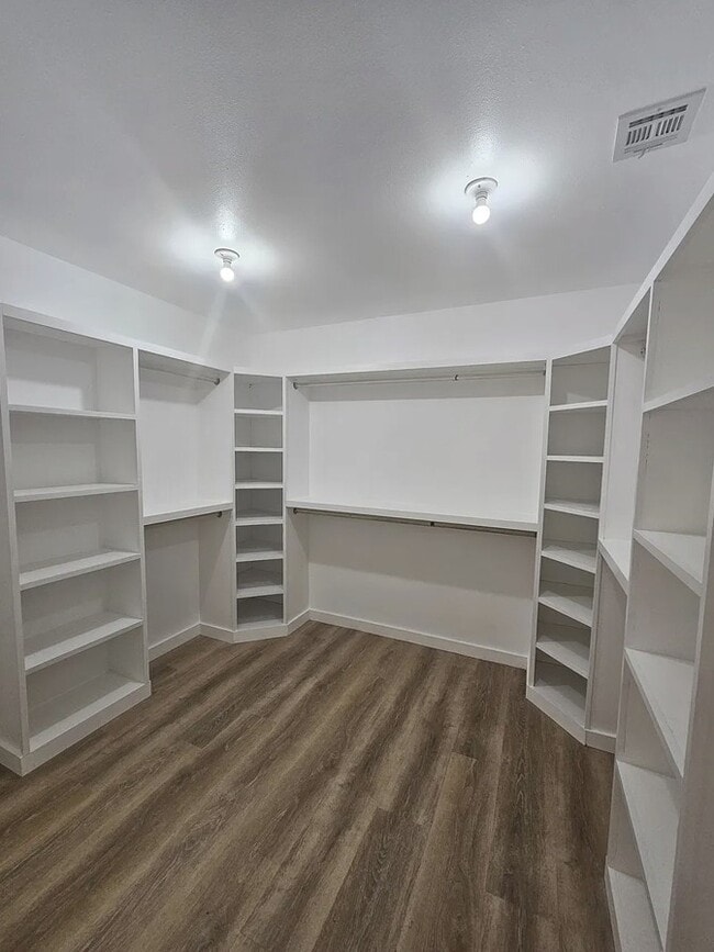 Building Photo - 4319 Baynard Dr