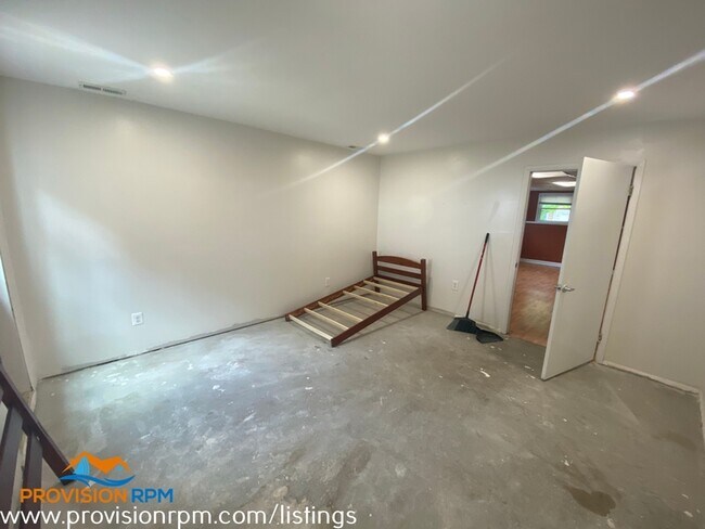 Building Photo - 812 Baltimore Annapolis Blvd