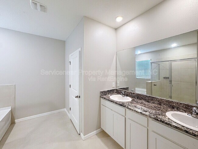 Building Photo - 13542 Golden Lime Ave