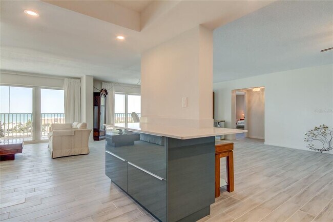 Building Photo - 420 64th Ave
