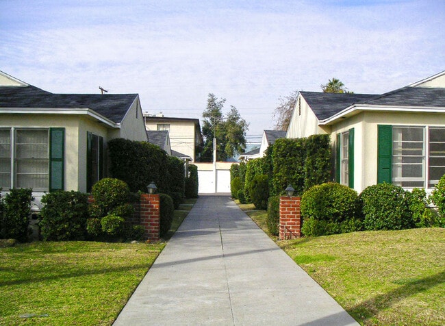 Building Photo - Western, 1151-1153