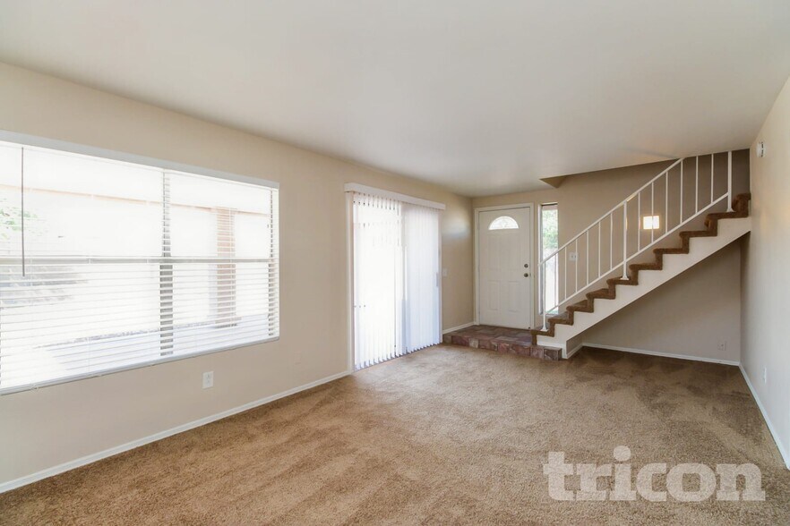 Building Photo - 1406 E Kerry Ln