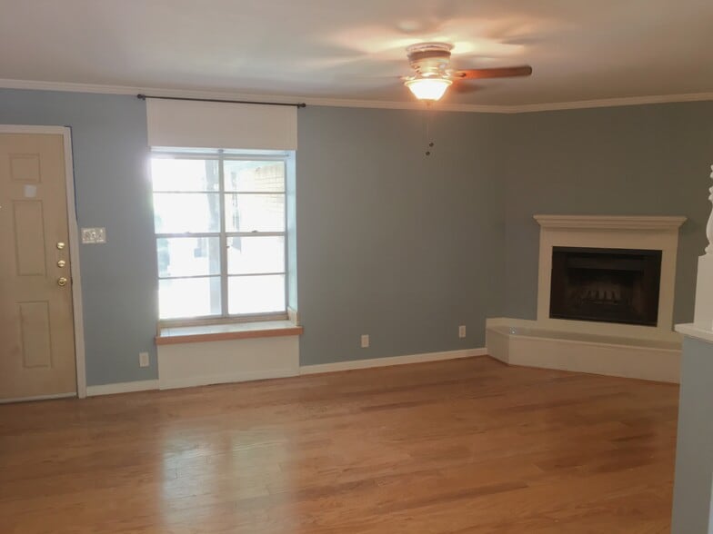Building Photo - 3014 Matador Dr
