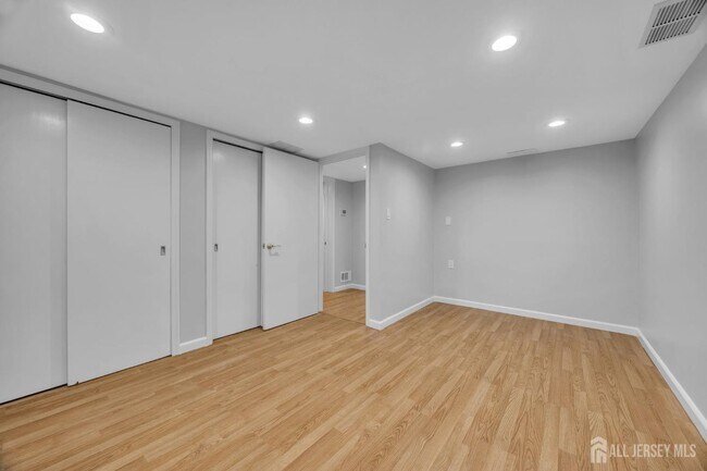 Building Photo - 1430 Kearney Dr