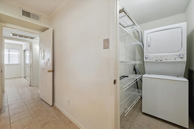 Building Photo - 4040 San Felipe St