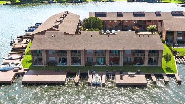 Building Photo - 801 River Rd