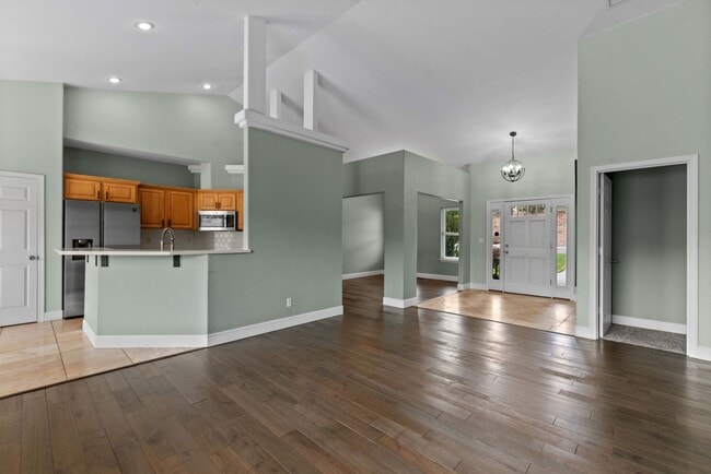 Building Photo - Beautiful Aspen Shores Home – 3 Bed, 1.75 ...