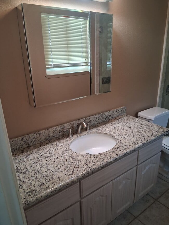Building Photo - 5939 Petite Ct
