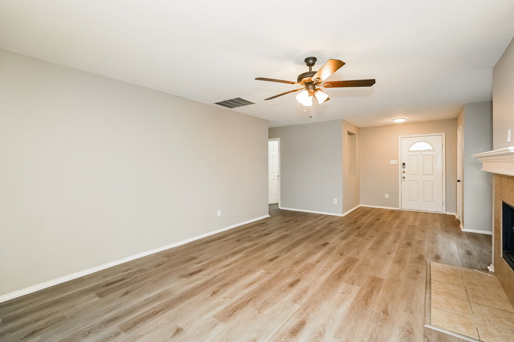 Building Photo - 5828 Ridge Lake Dr