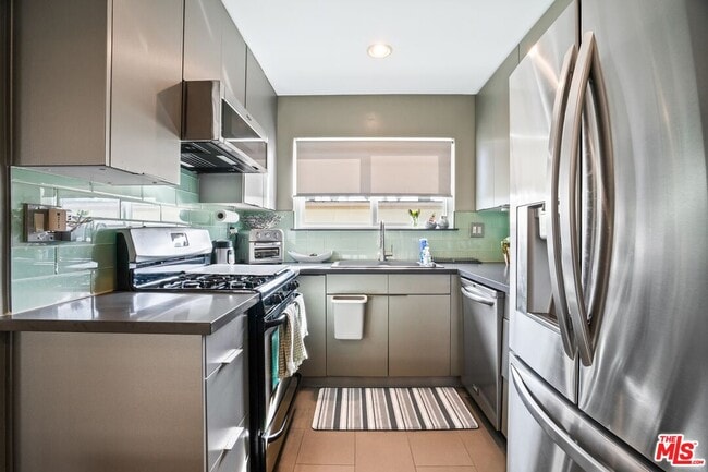 Building Photo - 1317 Stanford St