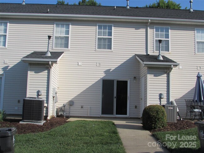 Building Photo - 17636 Caldwell Track Dr
