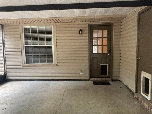 Building Photo - 447 Richview Park Cir W