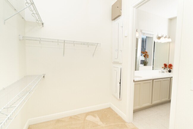 Building Photo - Dog-Friendly Laureate Park Home | 3 Bedrooms + Office Near Trails