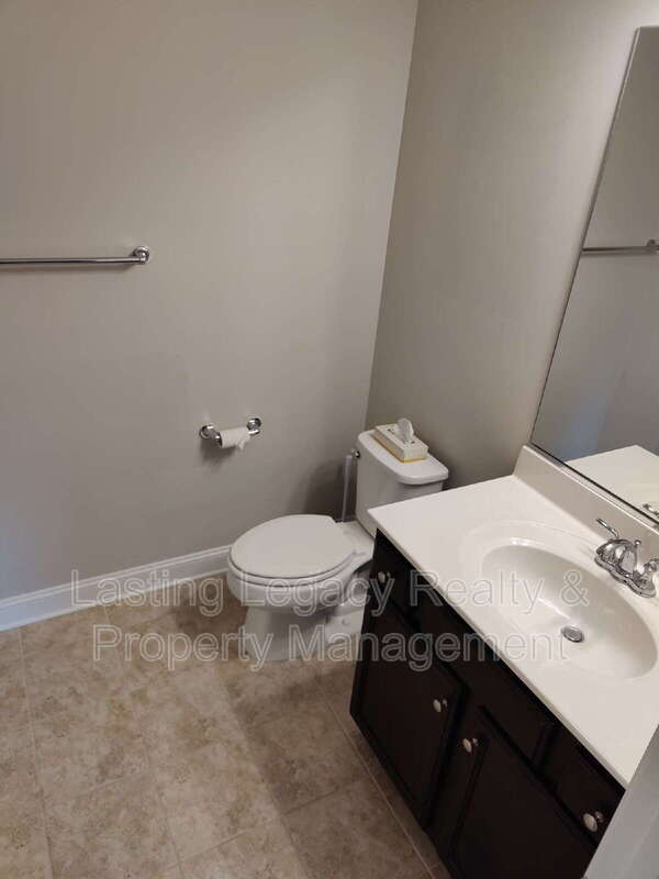 Building Photo - 847 Silver Leaf Dr