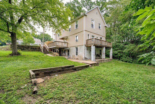 Building Photo - 1101 Bancroft St