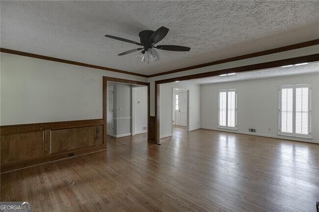 Building Photo - 766 Chesterfield Dr