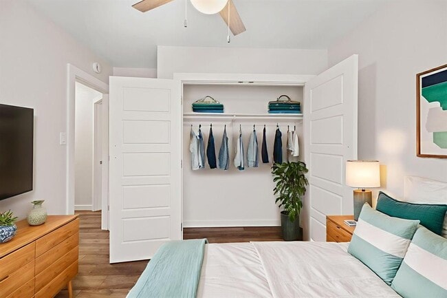 Building Photo - 13002 Esplanade St