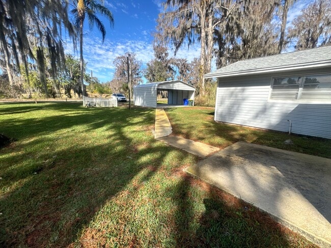 Building Photo - 19 Windy Point Rd