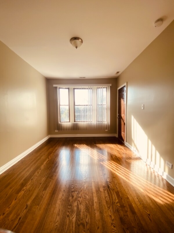 Building Photo - 4147 S Prairie Ave