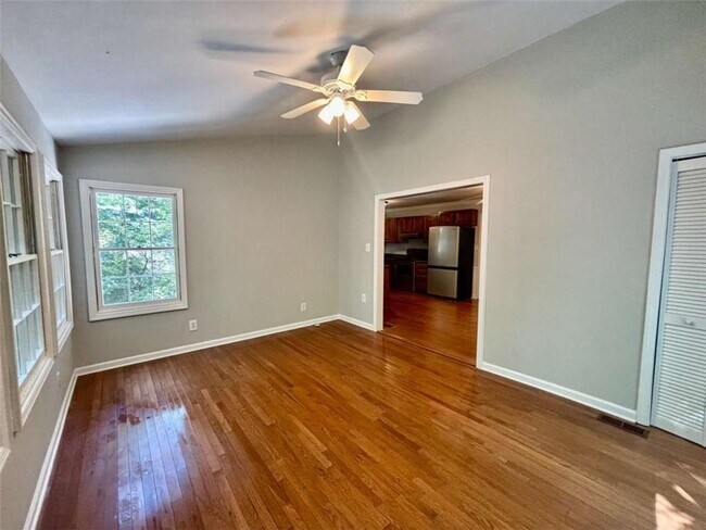 Building Photo - 665 Gregory Manor Dr SW