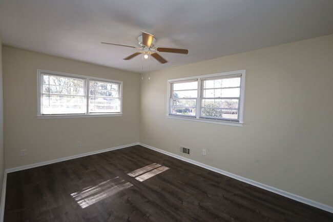 Building Photo - 1200 Dellwood Dr