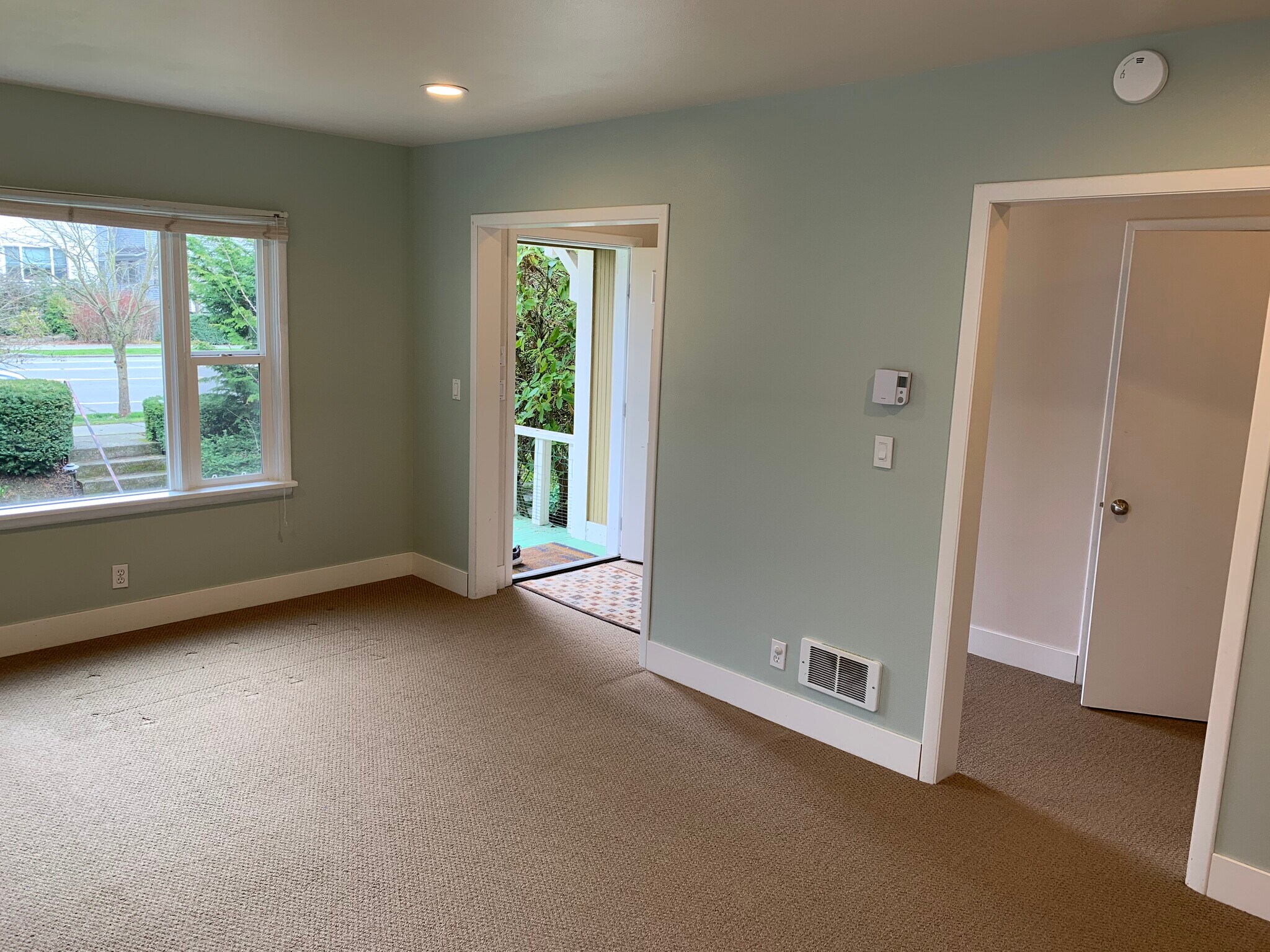Living room - 5211 Fauntleroy Way SW