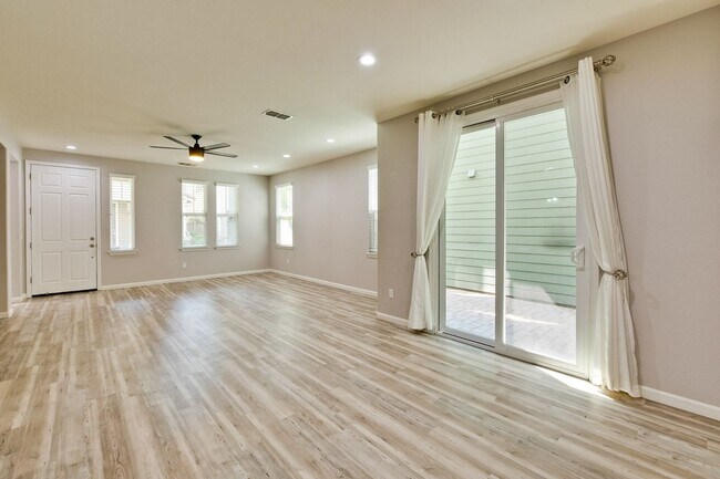 Building Photo - 309 Rayos Del Sol Dr