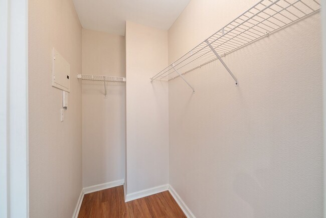 Building Photo - Downtown Orlando One Bedroom with Lake Eola View * * Modernized Waverly Condo