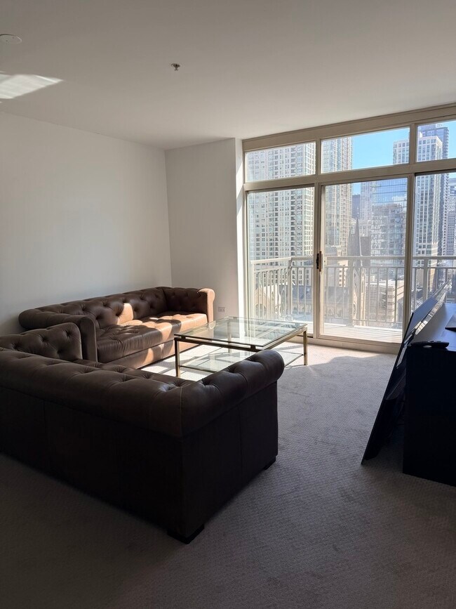 Building Photo - 21 W Chestnut St