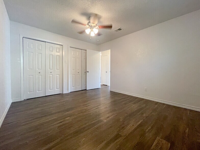 Building Photo - 312 Cedarwood Ln