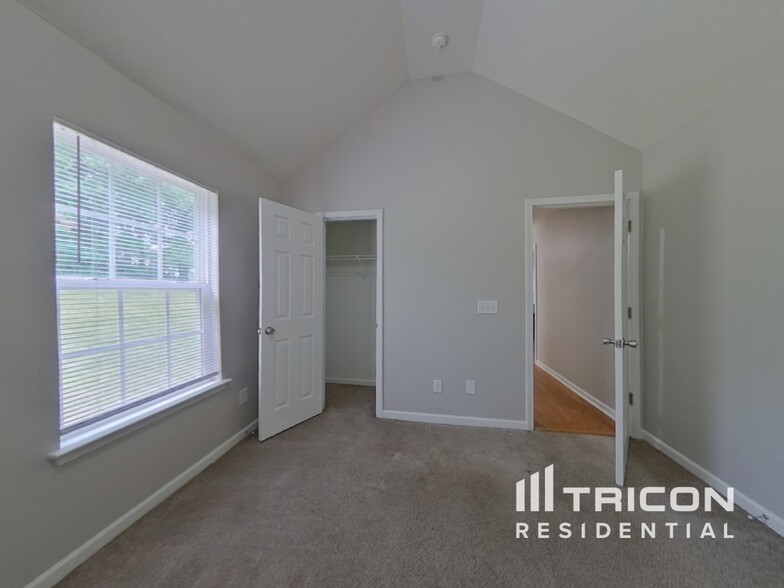 Building Photo - 7610 Hidden Creek Dr