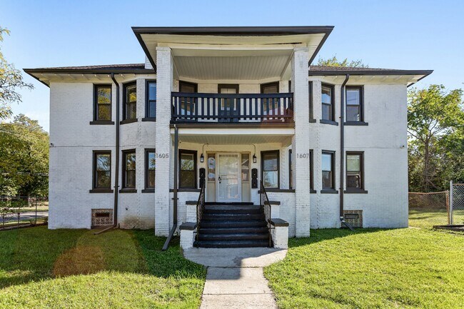 Building Photo - 1607 Hazelwood St