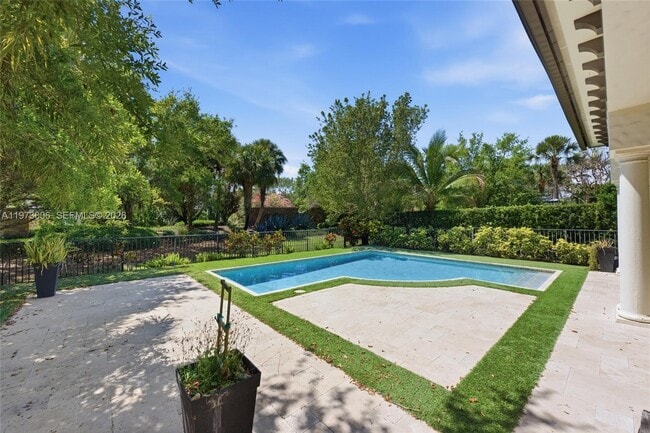 Building Photo - 9564 Exbury Ct