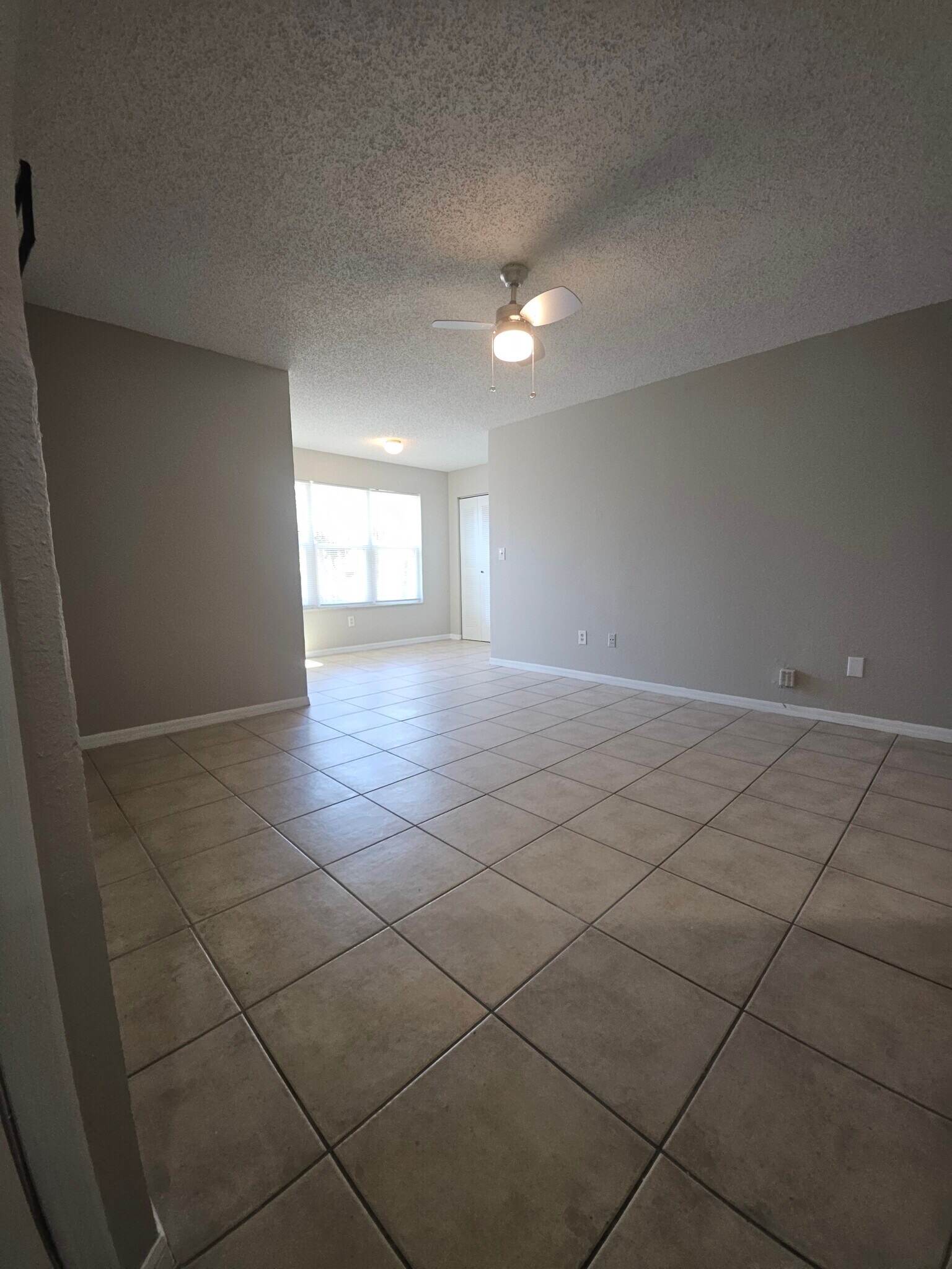 Building Photo - 4658 Commander Dr