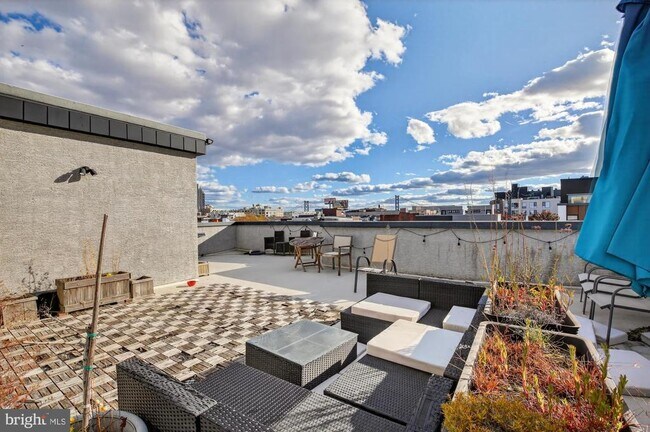 Building Photo - 946 N 2nd St