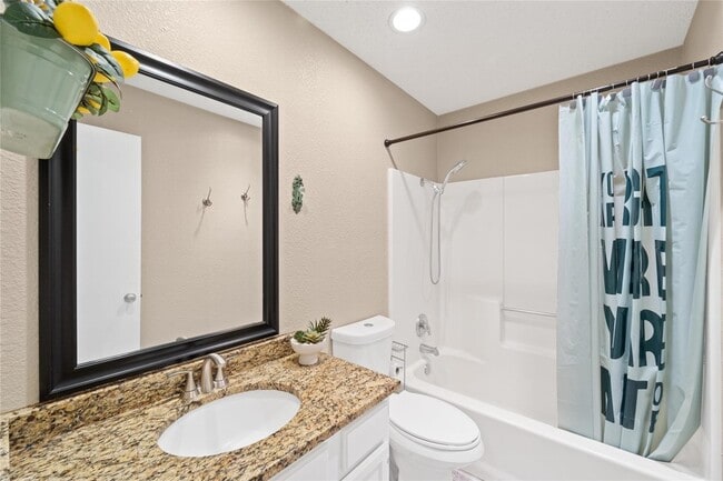 Building Photo - 13314 Briar Hollow Dr