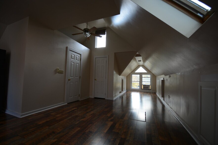 Building Photo - 120 W 5th Ave